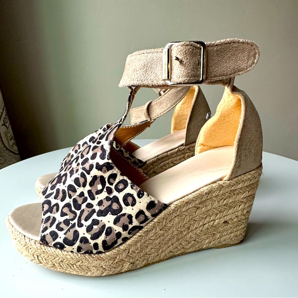 Brand new leopard wedges
